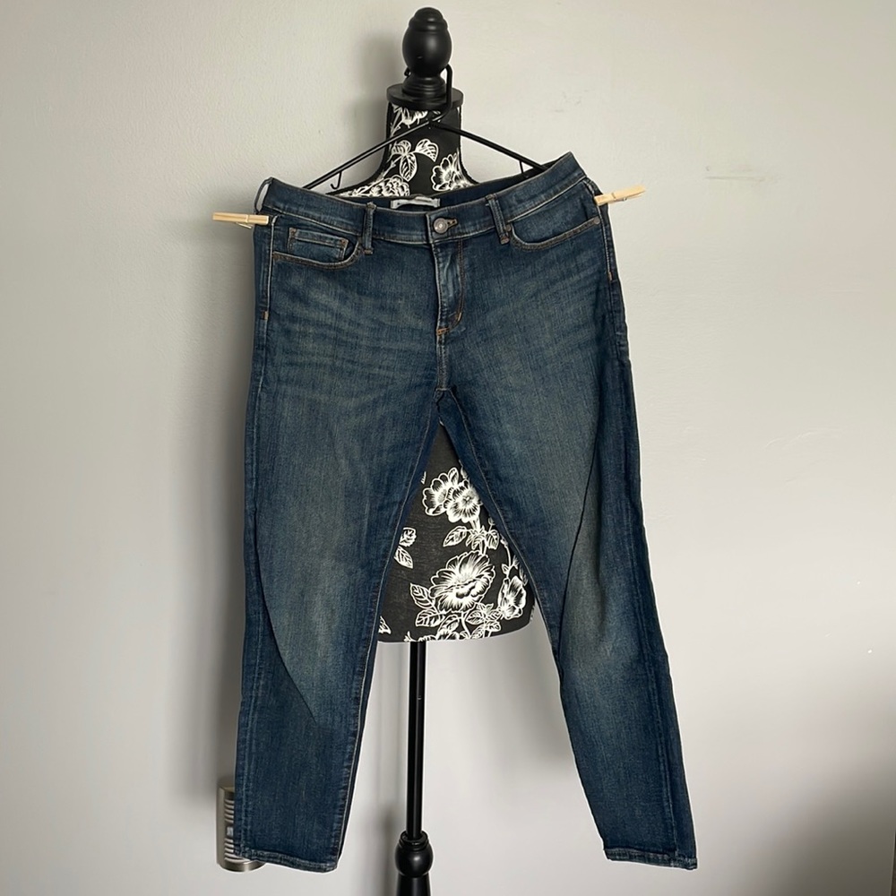 Banana Republic premium denim “28s Skinny Ankle” size 28S
